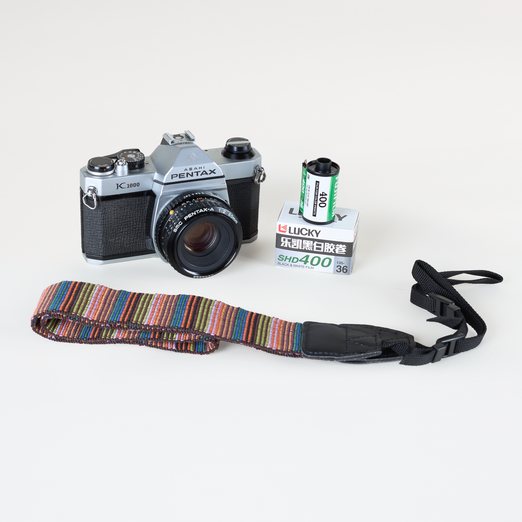 Fotocamera reflex Pentax K1000 35 mm con obiettivo SMC Pentax-M 50 mm f:2 - Italia Fotocamera reflex Pentax K1000 35 mm con obiettivo SMC Pentax-M 50 mm f:2 - Italia