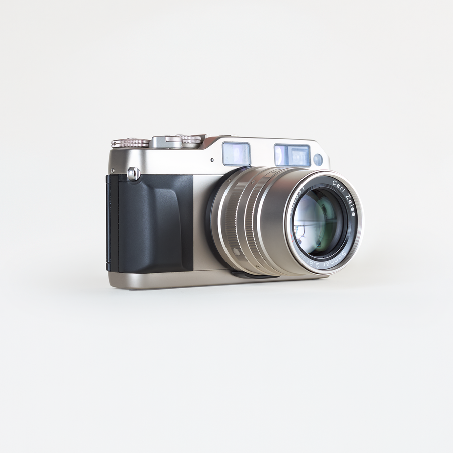 Contax G1 35mm Deluxe Camera