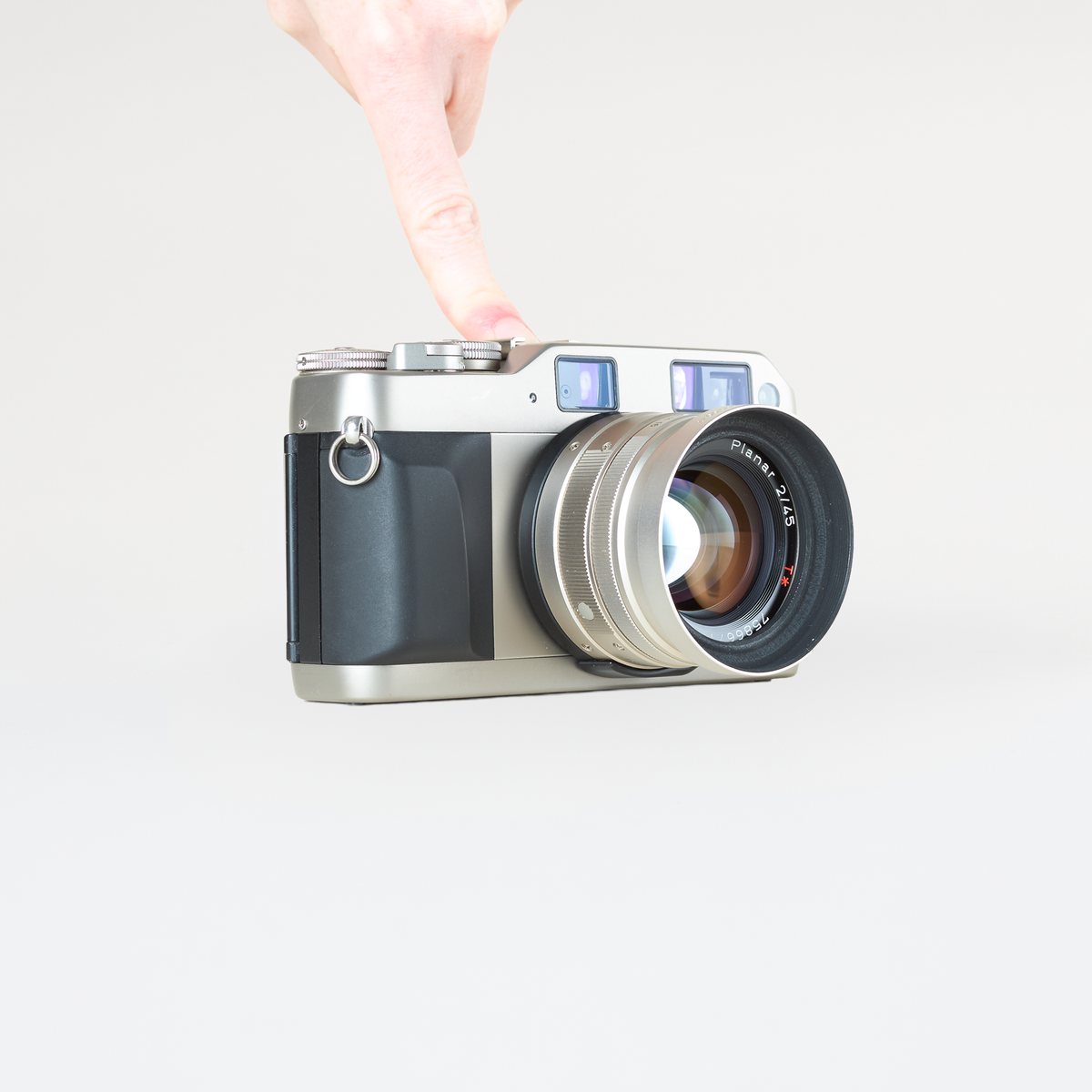 Contax G1 | Carl Zeiss 45mm T* F/2 Lens + 90MM 2.8