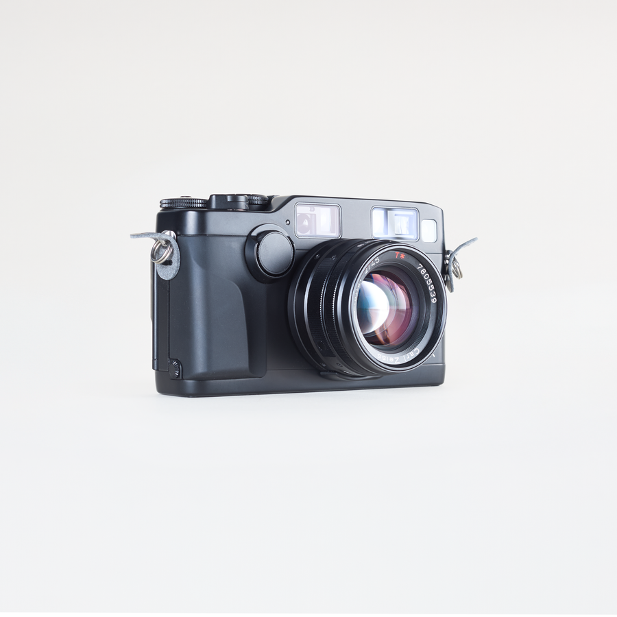 Contax G2 Black 45mm T* F/2 Lens