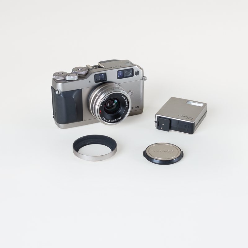 Contax G1 | Carl Zeiss 28mm T* F/2.8 Lens + TLA 140 Flash