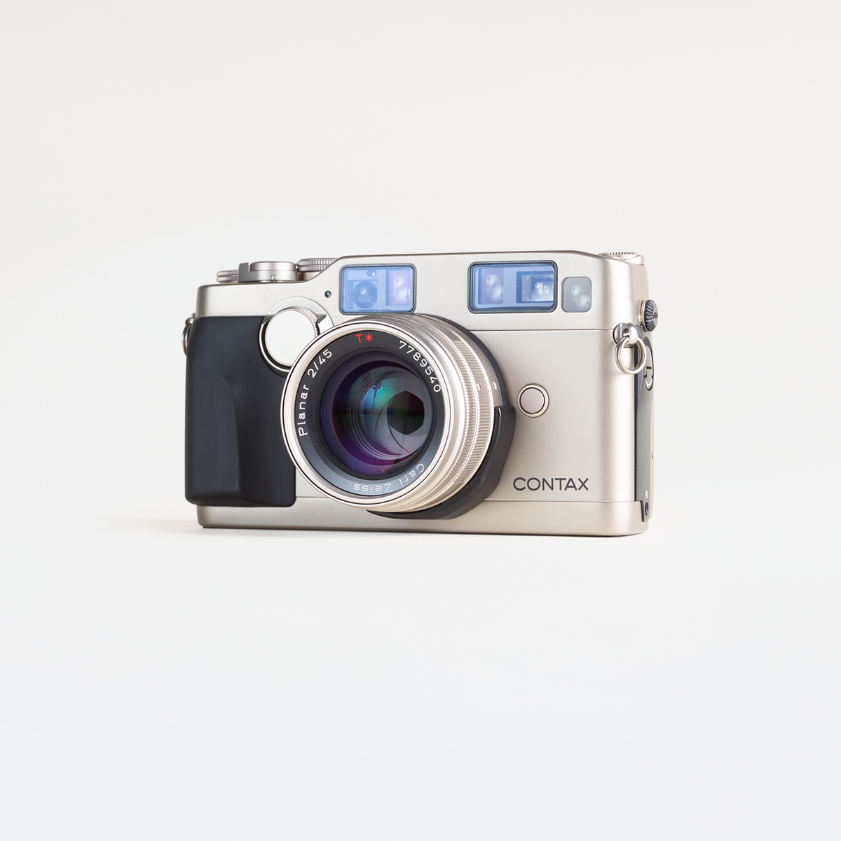 Contax G2 Kit with 28mm f/2.8, 45mm f/2, 90mm f/2.8 – Brooklyn