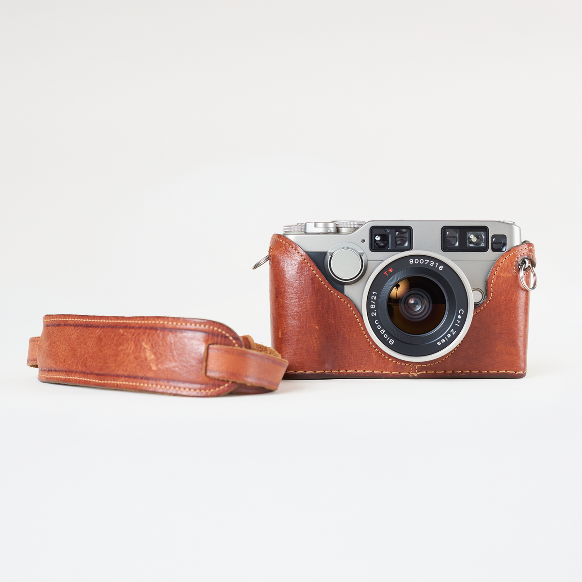 Contax G2 Leather Half Case & Strap by Leicatime