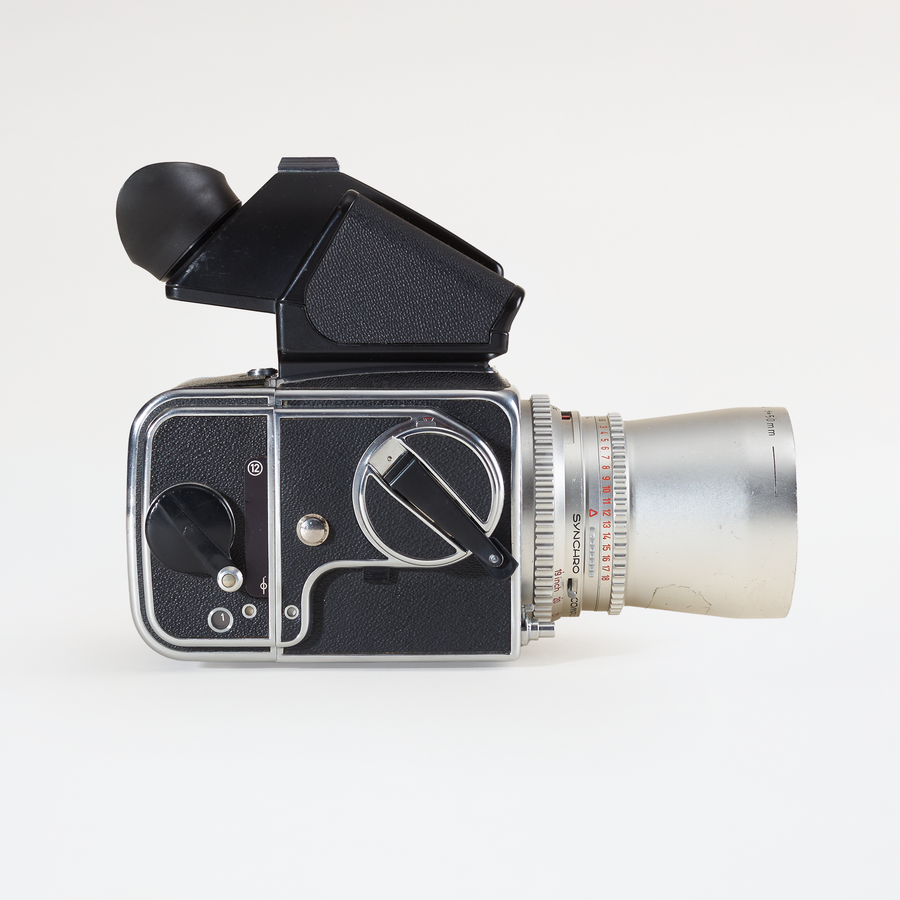 Hasselblad 500C + Distagon 4/50mm C | Prism Finder