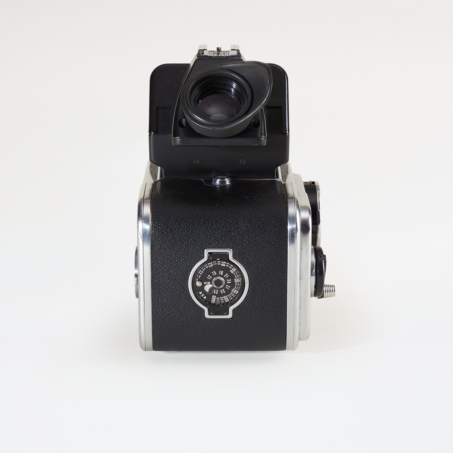 Hasselblad 500C + Distagon 4/50mm C | Prism Finder