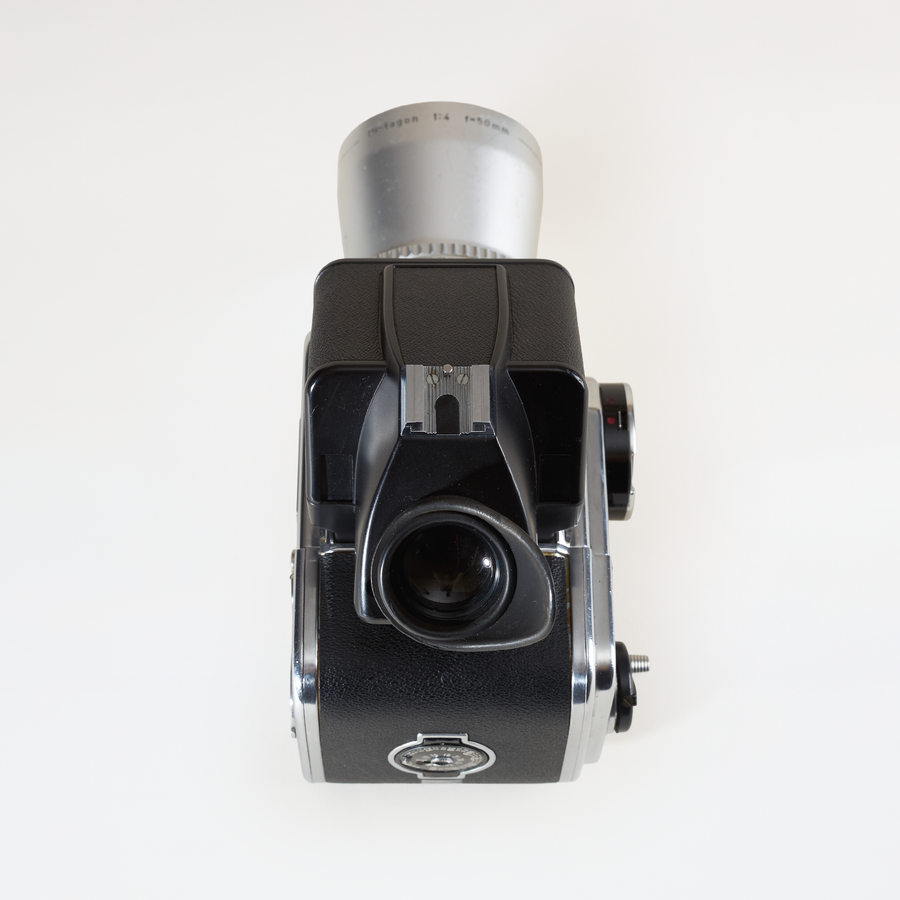 Hasselblad 500C + Distagon 4/50mm C | Prism Finder