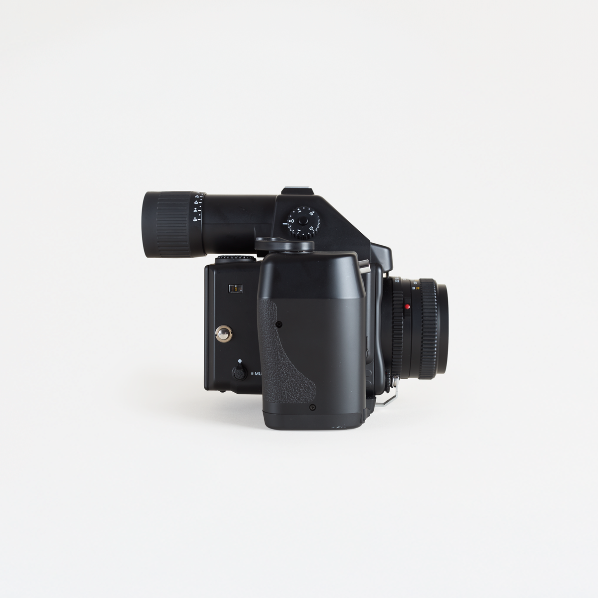 Mamiya 645E with 80mm f/2.8 N and GN401 Grip