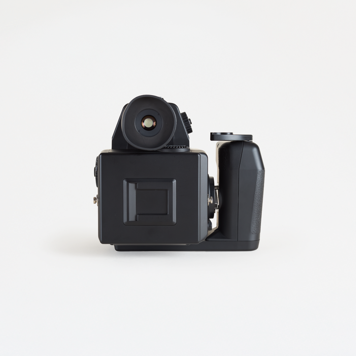 Mamiya 645E with 80mm f/2.8 N and GN401 Grip