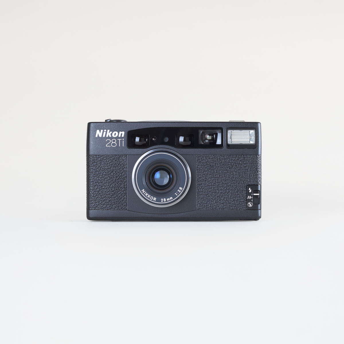 Nikon 28Ti Black - Deluxe Point & Shoot