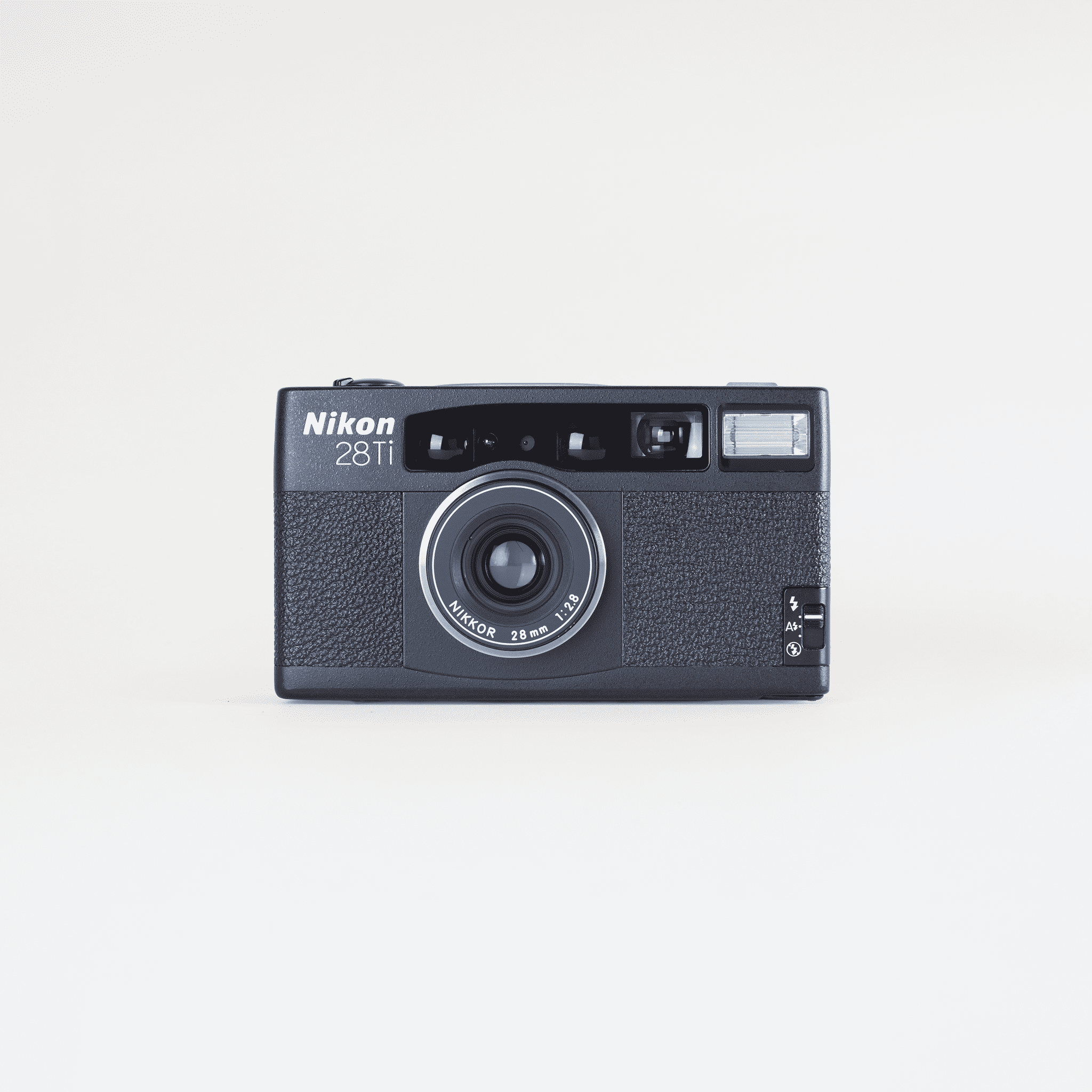 Nikon 28Ti フィルムカメラ Nikon 28Ti Black - Deluxe Point & Shoot