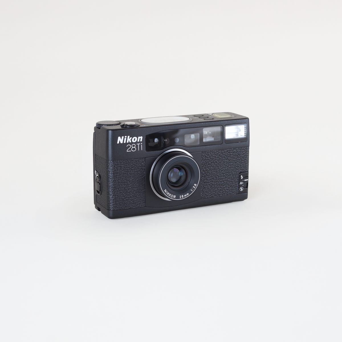 Nikon 28Ti Black - Deluxe Point & Shoot