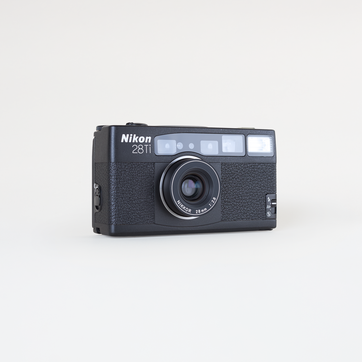 Nikon 28Ti Black - Deluxe Point & Shoot
