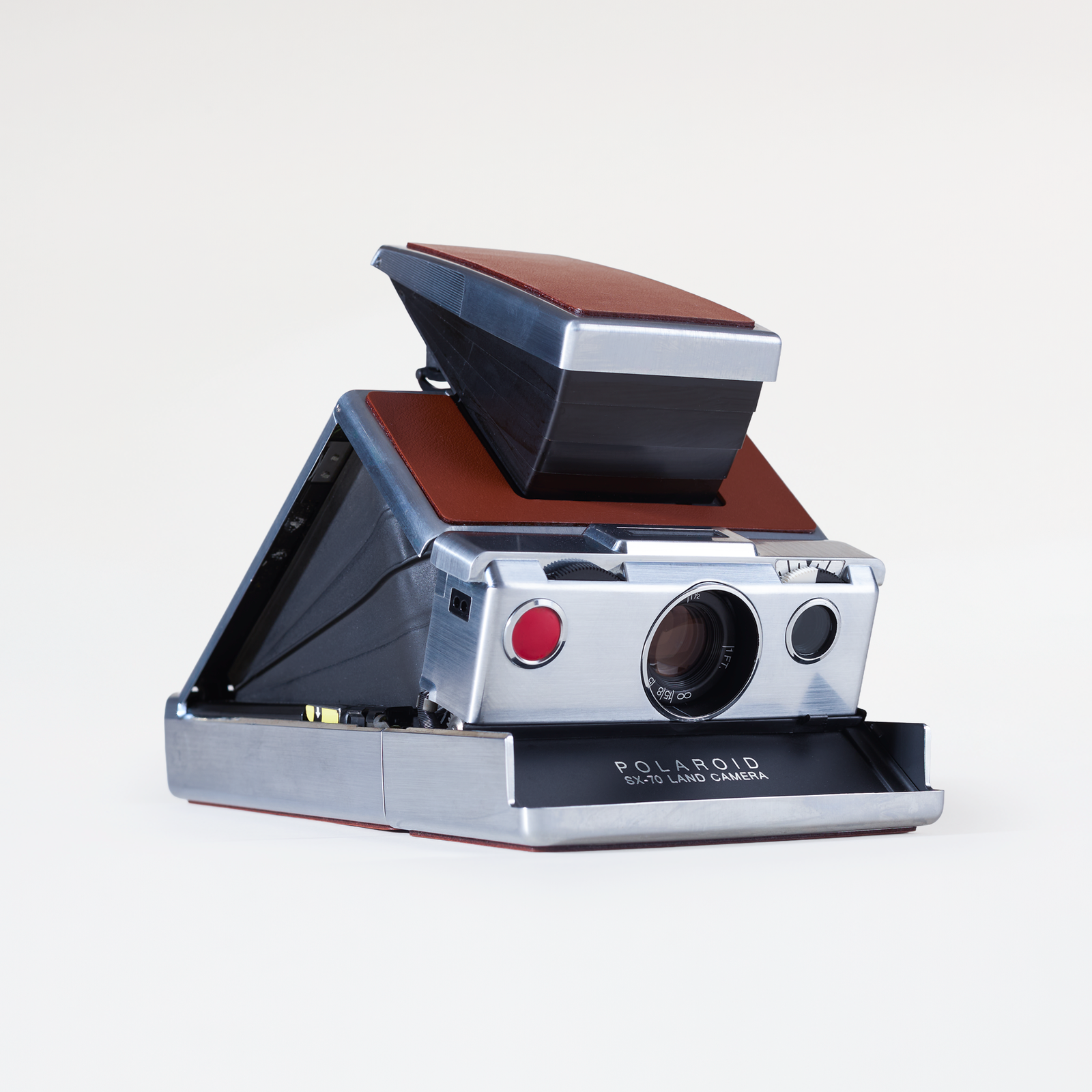 Polaroid SX-70 Original - Tan on Chrome – Brooklyn Film Camera Polaroid SX-70 Original - Tan on Chrome – Brooklyn Film Camera