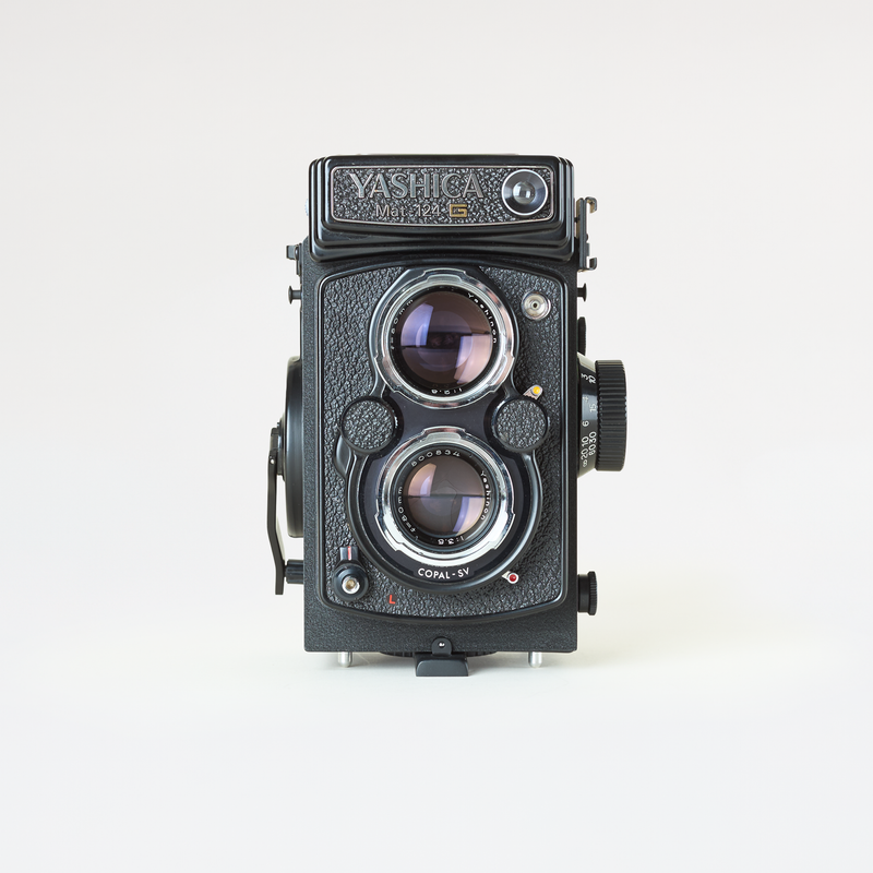 Yashica Mat-124 G Top Mint + Light Meter + Grip