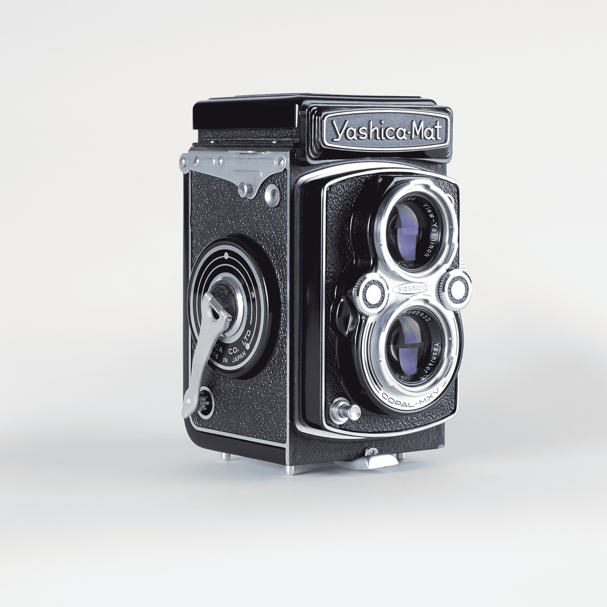 Yashica_Mat_3.png?v=1784140958