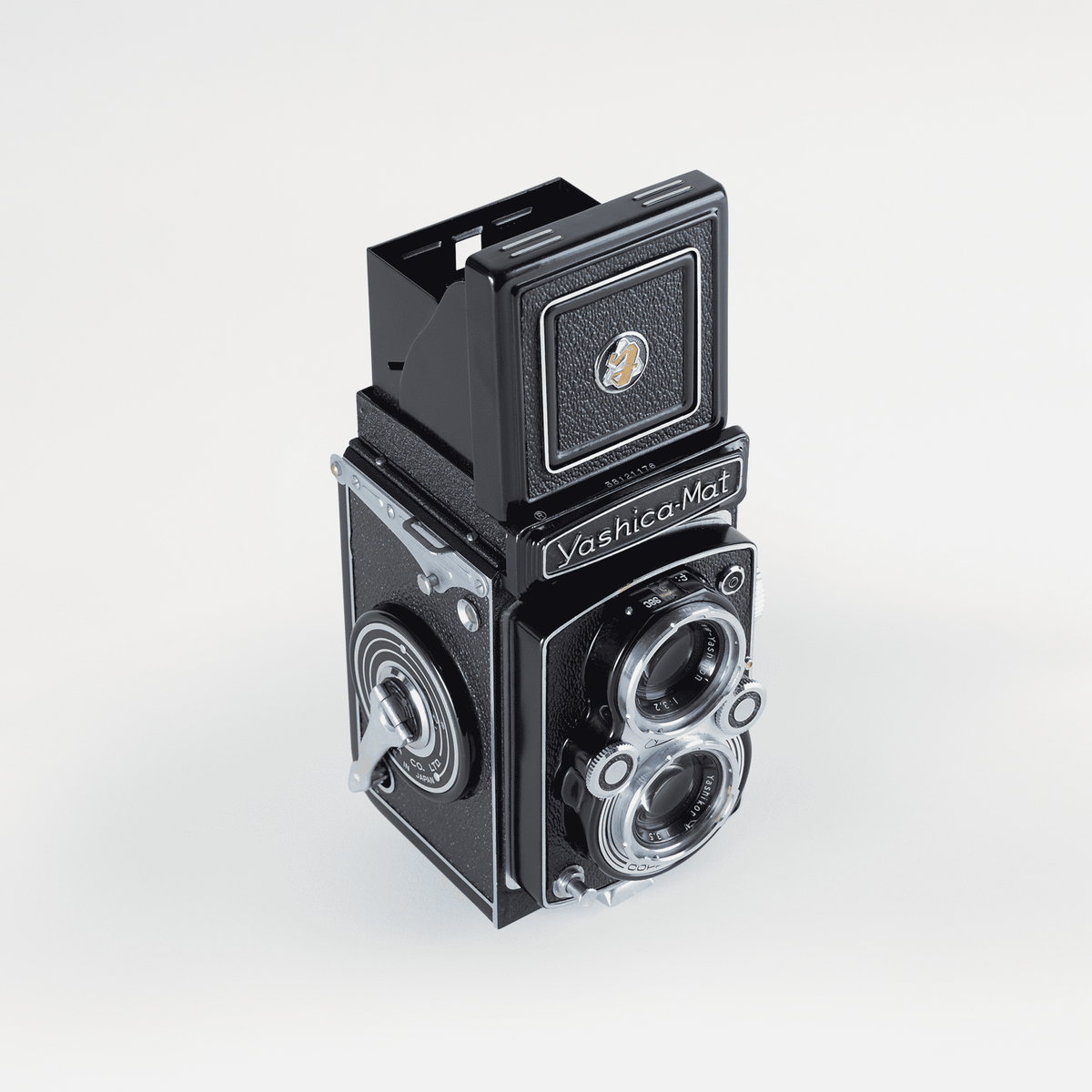 Yashica_Mat_5.png?v=1784147878